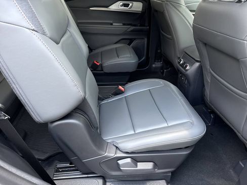 New 2026 Ford Explorer Active w/ Active Comfort Package RWD image 15
