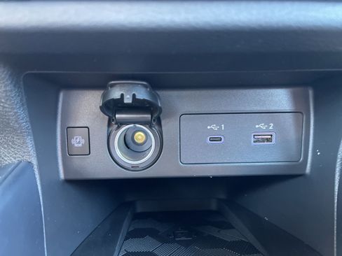 New 2025 Nissan Versa SR image 25