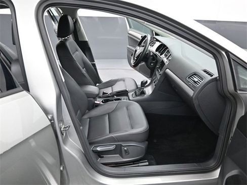 Used 2015 Volkswagen Golf S image 30