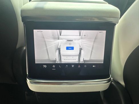 Used 2022 Tesla Model X image 51