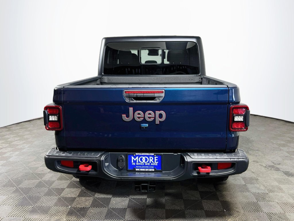 Used 2025 Jeep Gladiator Rubicon w/ Convenience Group AWD/4WD image 6