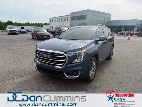 Used 2024 GMC Terrain SLT AWD/4WD image 1