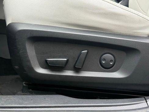 Used 2023 Mitsubishi Outlander SEL image 12