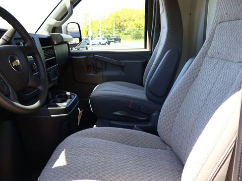 Used 2024 Chevrolet Express 3500 w/ Power Convenience Package RWD image 16