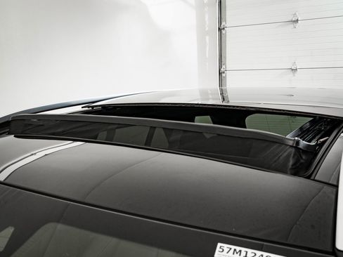 Certified 2025 Mercedes-Benz GLE 350 4MATIC image 14