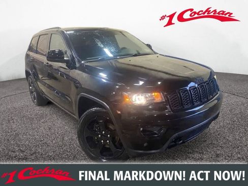 Used 2019 Jeep Grand Cherokee Laredo AWD/4WD image 1