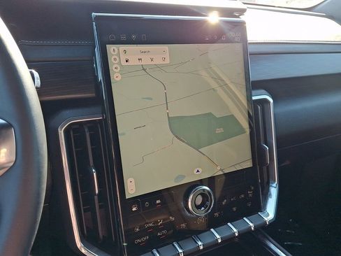 Used 2025 GMC Acadia Elevation image 15