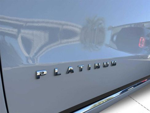 Used 2024 Ford Expedition Platinum image 15