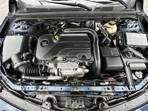 Used 2022 Chevrolet Malibu LT image 23