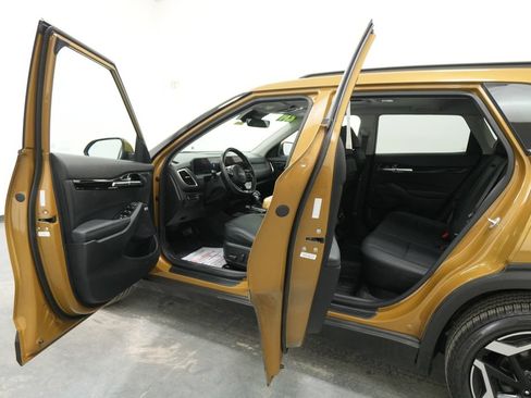 Used 2024 Kia Seltos SX w/ SX Sunroof Package AWD/4WD image 24