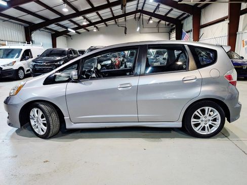 Used 2010 Honda Fit Sport image 3