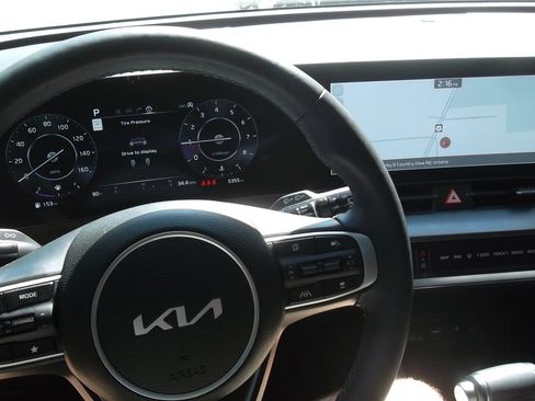 Used 2024 Kia Sportage SX image 10