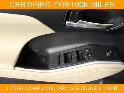 Used 2023 Toyota Highlander XLE FWD image 17