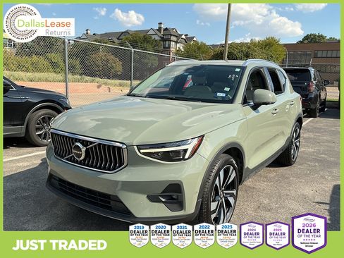 Used 2024 Volvo XC40 B5 Plus w/ Protection Package Premier AWD/4WD image 1