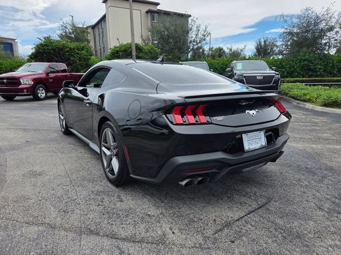 Used 2025 Ford Mustang Premium RWD image 10