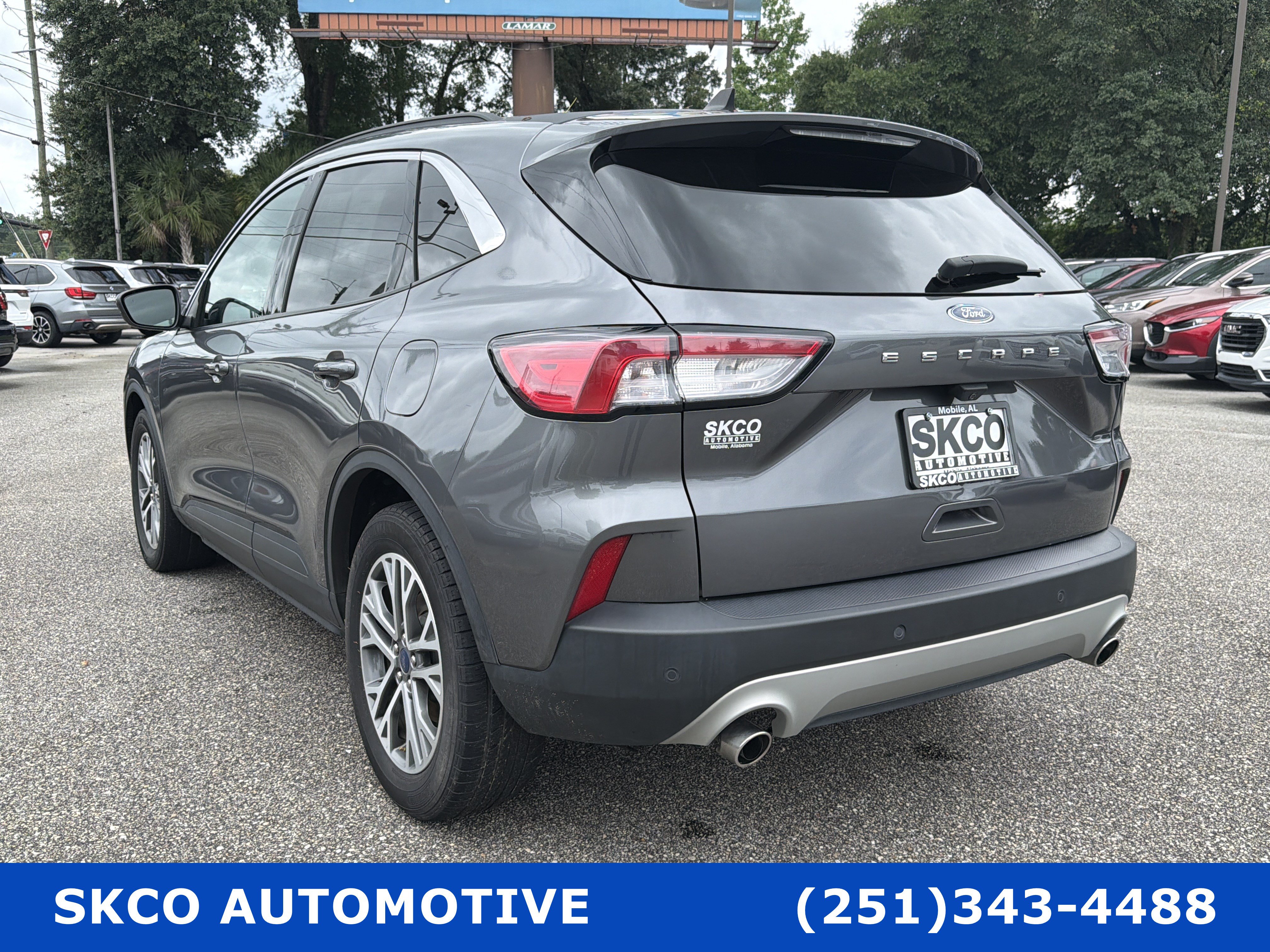 Used 2022 Ford Escape SEL w/ Technology Package FWD image 3