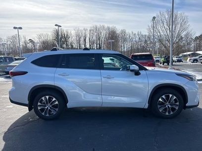 Used 2025 Toyota Highlander XLE