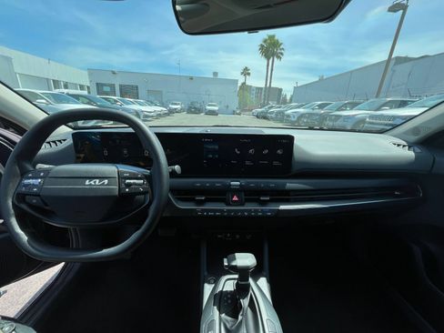 Used 2025 Kia K4 FWD image 32