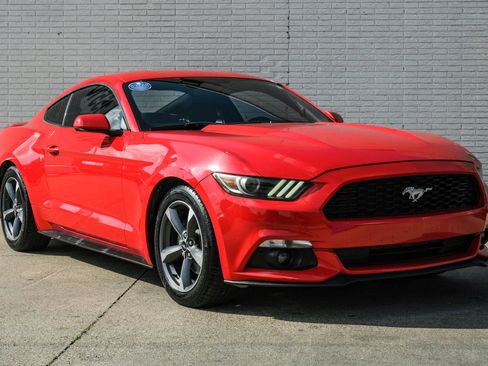 Used 2015 Ford Mustang Coupe w/ Equipment Group 051A RWD image 5