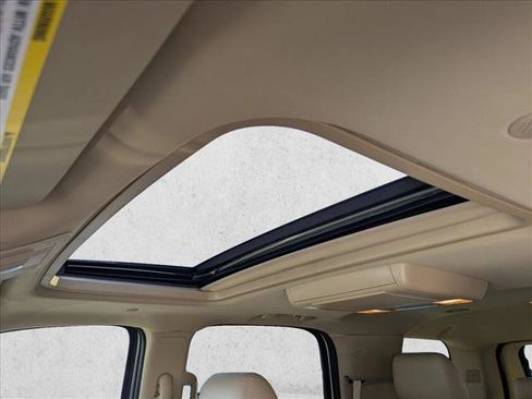 Used 2012 GMC Yukon Denali RWD image 16