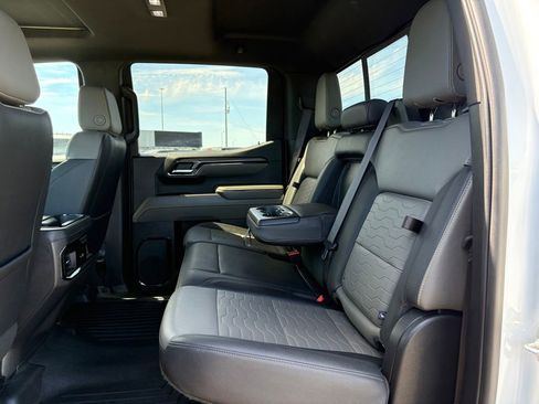 Used 2023 Chevrolet Silverado 1500 ZR2 w/ Technology Package AWD/4WD image 17