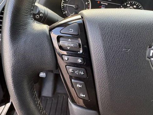 Used 2023 Nissan Armada SL w/ Captain's Chairs Package image 8