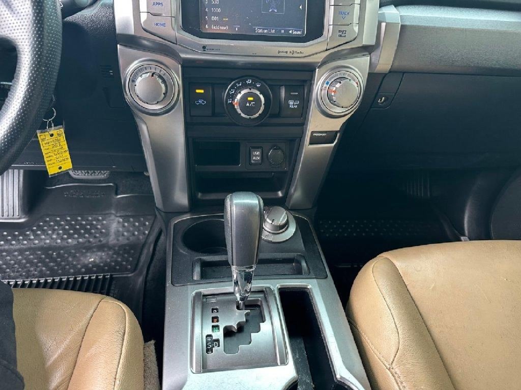 Used 2017 Toyota 4Runner SR5 AWD/4WD image 18