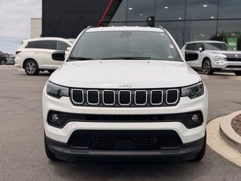 Used 2024 Jeep Compass Latitude AWD/4WD image 7