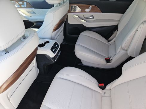 Certified 2025 Mercedes-Benz GLS 450 4MATIC image 30