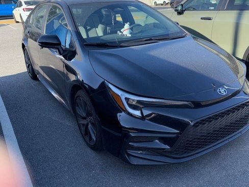 Used 2025 Toyota Corolla SE image 4