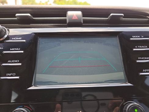 Used 2018 Toyota Camry SE FWD image 35