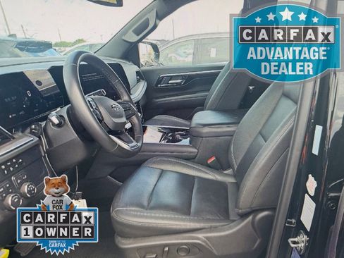 Used 2025 Chevrolet Suburban Z71 AWD/4WD image 3
