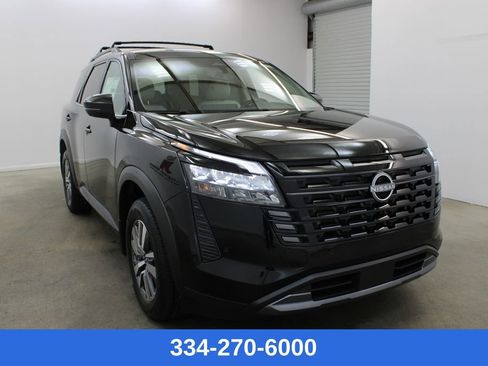 New 2026 Nissan Pathfinder SL image 5