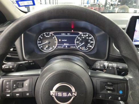 Used 2024 Nissan Rogue SV AWD/4WD image 16
