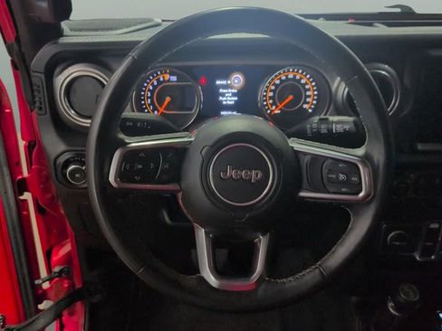 Used 2018 Jeep Wrangler Unlimited Sahara w/ Uconnect 4C Nav & Sound Group AWD/4WD image 9