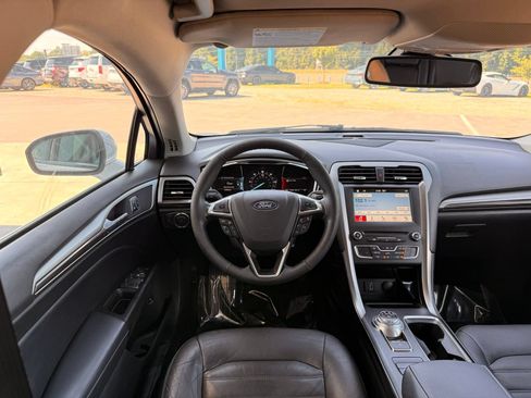 Used 2018 Ford Fusion SE w/ Equipment Group 602A FWD image 26