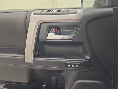 Used 2022 Toyota 4Runner Limited AWD/4WD image 35