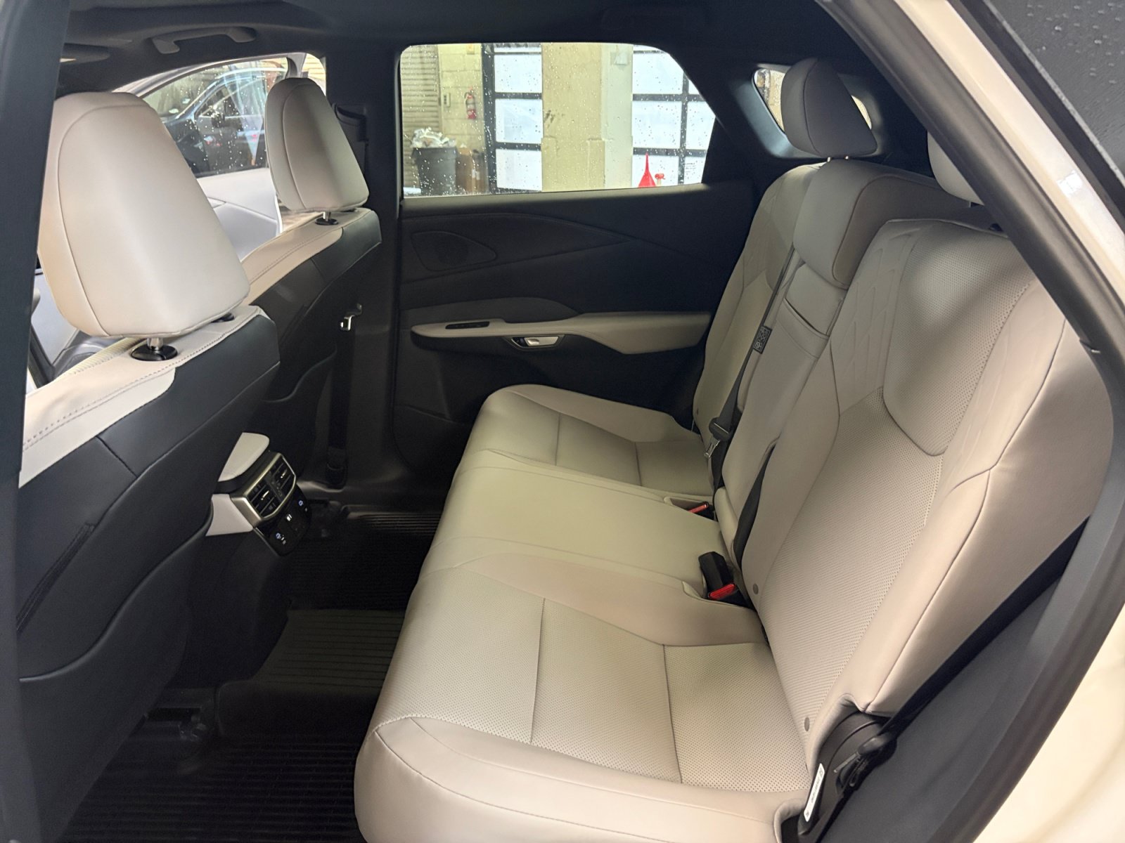 Used 2026 Lexus RX 350h w/ Convenience Package AWD/4WD image 17