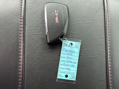 Used 2024 GMC Sierra 1500 AT4X w/ AT4X AEV Edition AWD/4WD image 21