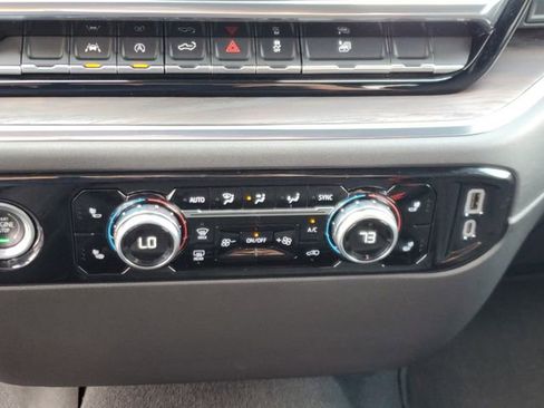 Used 2024 GMC Sierra 1500 SLT AWD/4WD image 26