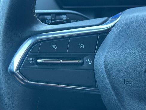 Used 2025 Chevrolet Equinox EV LT w/ Convenience Package image 36