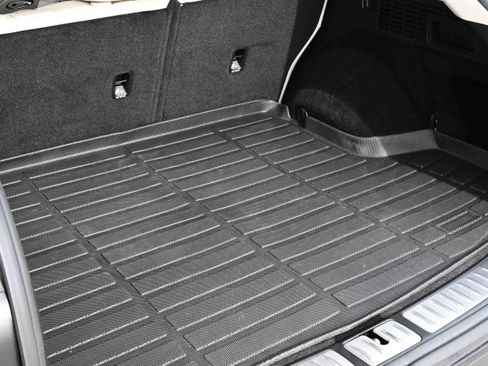 Used 2024 Genesis GV70 2.5T w/ Advanced Package image 29