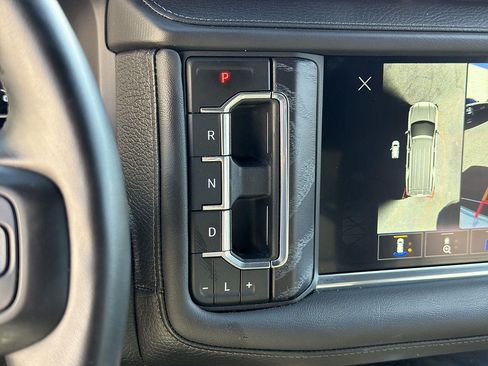 Used 2024 GMC Yukon Denali RWD image 15