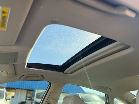 Used 2018 Honda Accord Touring image 19