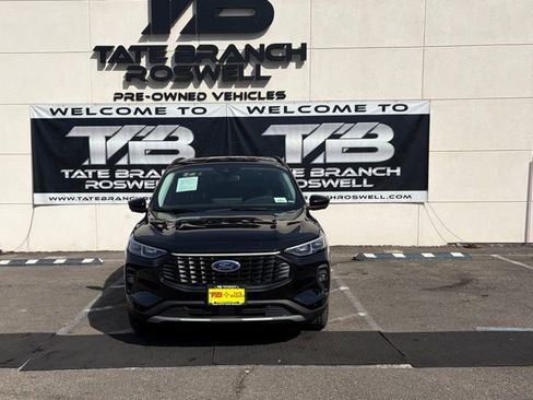 Used 2024 Ford Escape Platinum AWD/4WD image 3