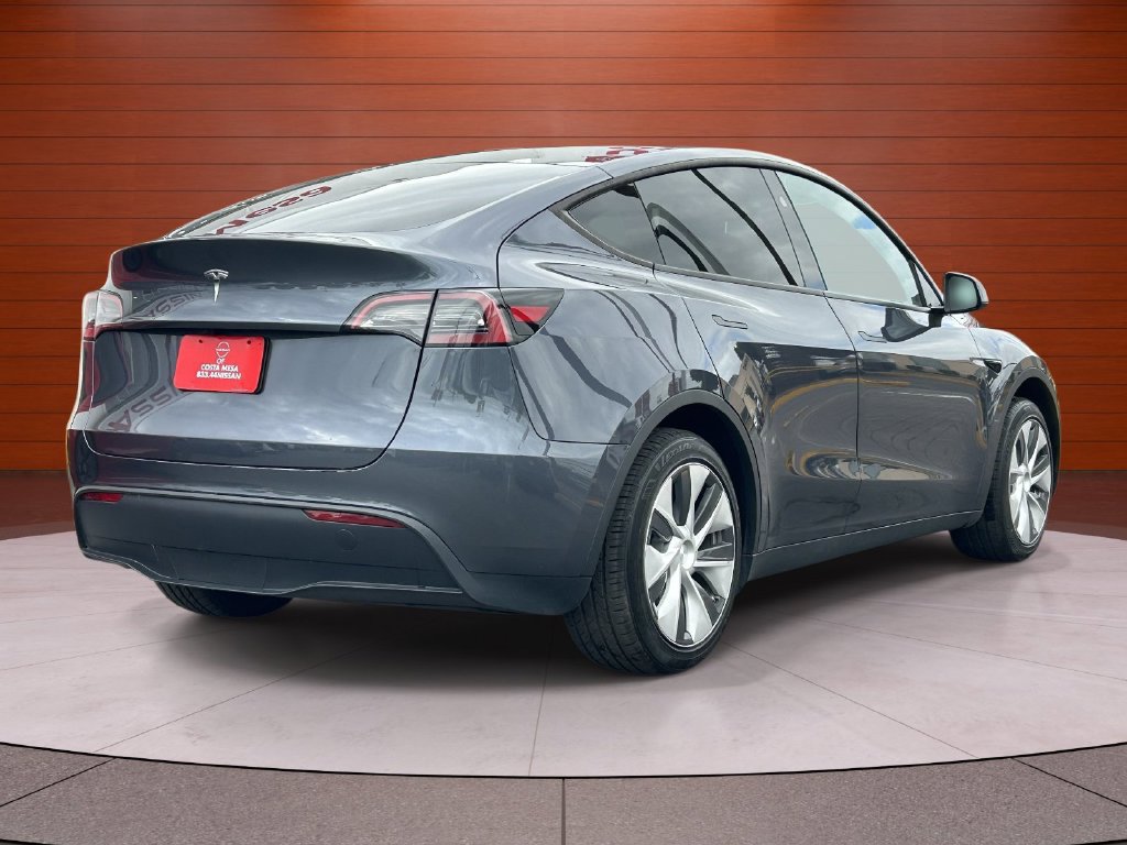 Used 2023 Tesla Model Y 2WD image 4