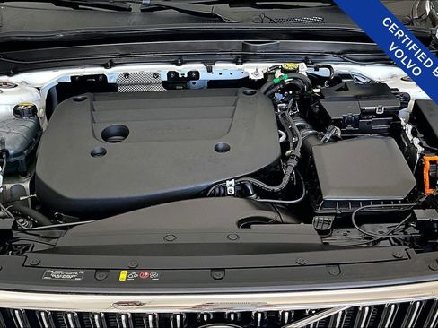 Certified 2023 Volvo XC40 B5 Ultimate w/ Protection Package Premier image 13