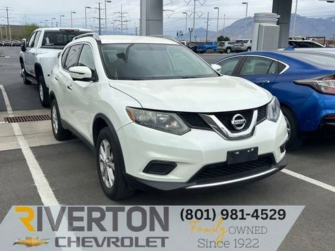 Used 2016 Nissan Rogue SV w/ SV Premium Package AWD/4WD image 3