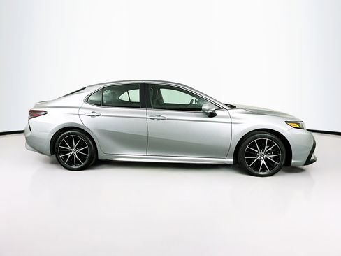 Used 2024 Toyota Camry SE FWD image 10