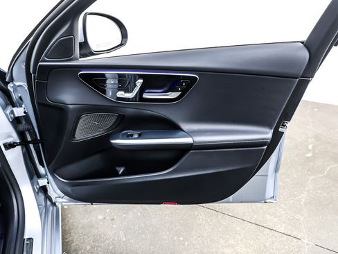 Used 2022 Mercedes-Benz C 300 Sedan image 25